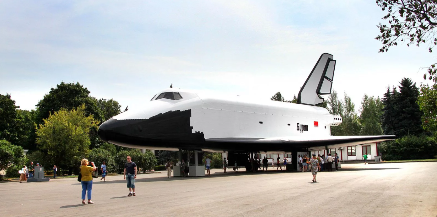 Model spaceship «BTS-001 Buran»